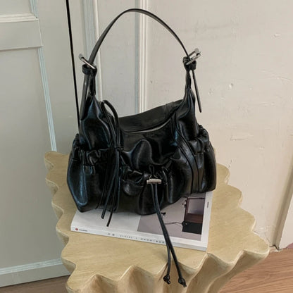 Vintage Soft Pu Leather Motorcycle-style Shoulder Bag for Women 2026 New Trendy Ruffled Drawstring Commute Underarm Bag Female
